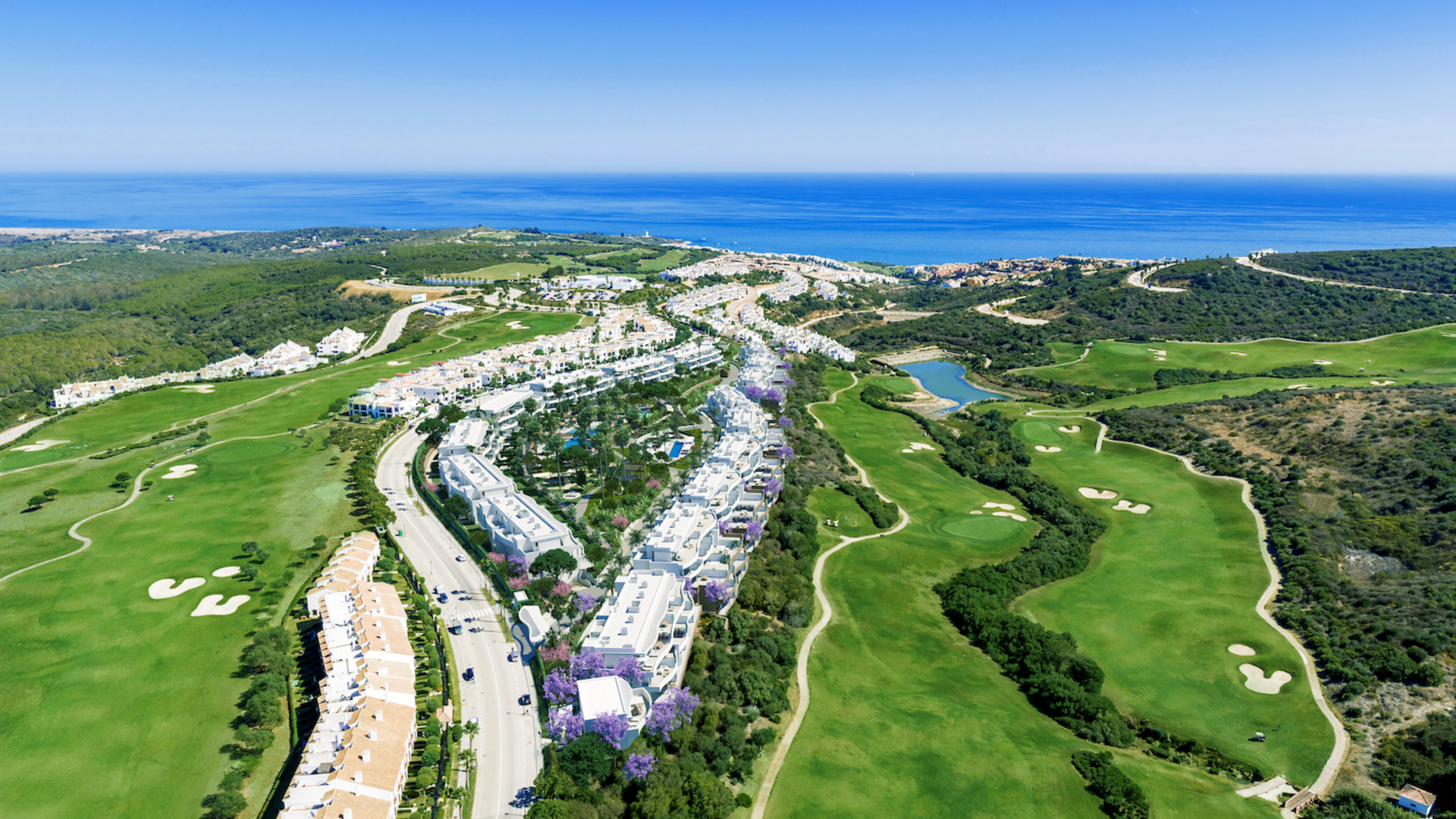 Apartments in a quiet location by the golf course with a view of Gibraltar