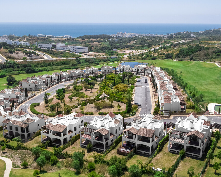 Superior villas with direct access to the golf course