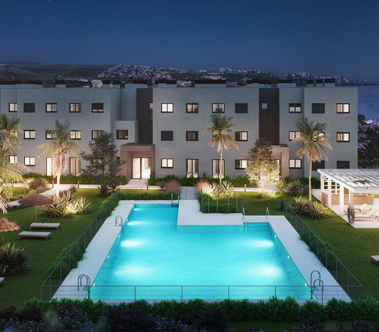 Modern apartments right by the beach on the outskirts of Estepona