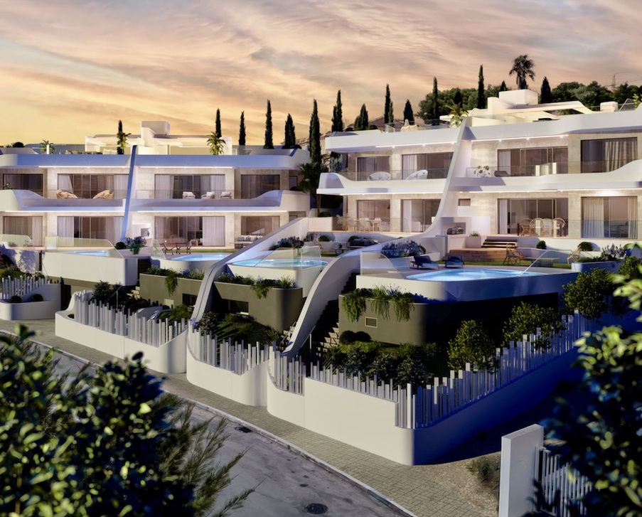 Premium penthouses right next to the golf course with sea views and private pools in Marbella