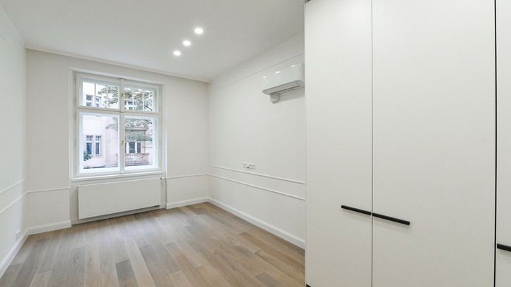 107 m2, Praha 2 - Vinohrady, náměstí Jiřího z Poděbrad, JZP c.6, ID 540 1