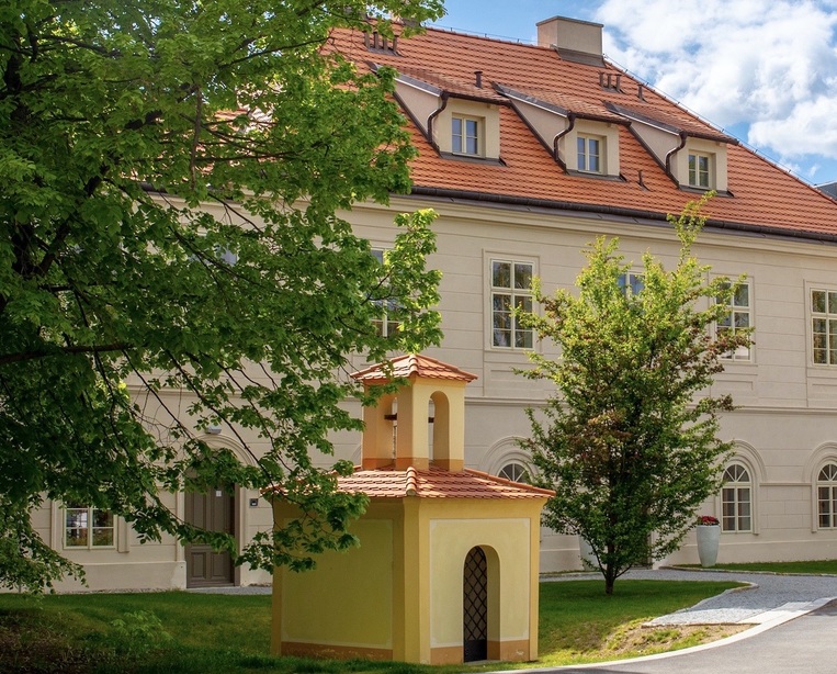 Šárka Gate